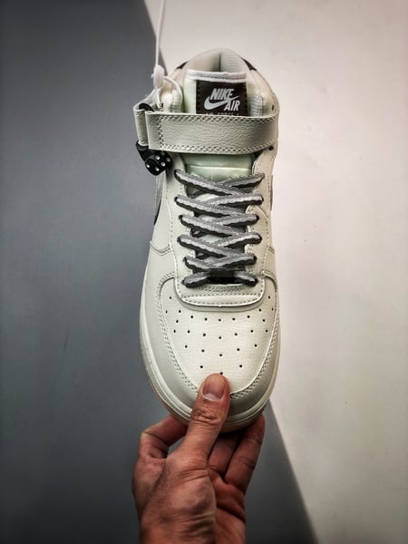 Air Force 1 07 Mid Branco e Preto - Vista 5