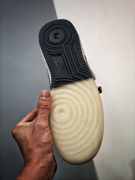 Air Force 1 07 Mid Branco e Preto - Vista 7