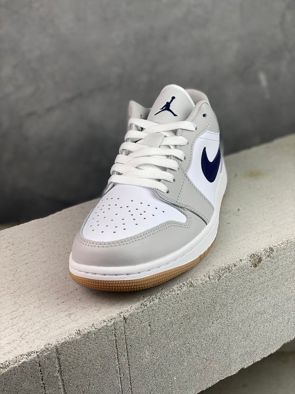 Air Force 1 07 Mid Branco e Preto - Vista 9