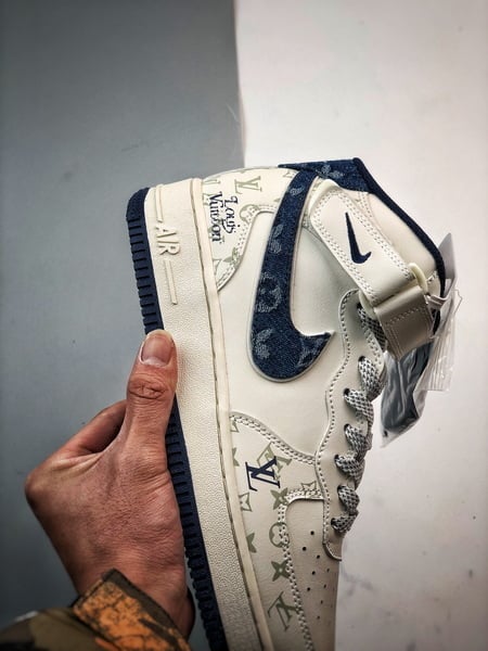 Air Force 1 07 Mid LV Branco e Azul Estampado - Vista 2