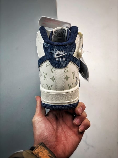 Air Force 1 07 Mid LV Branco e Azul Estampado - Vista 3