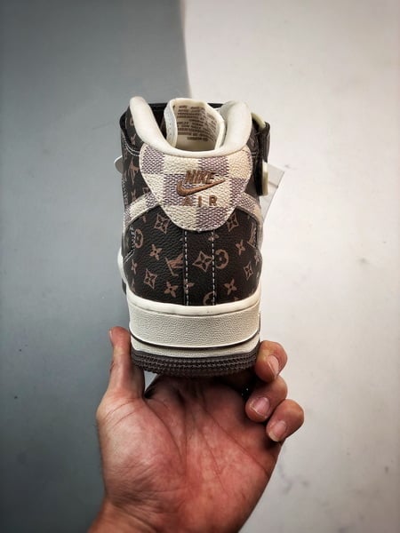 Air Force 1 07 Mid LV Bege e Marrom Estampado Completo - Vista 3
