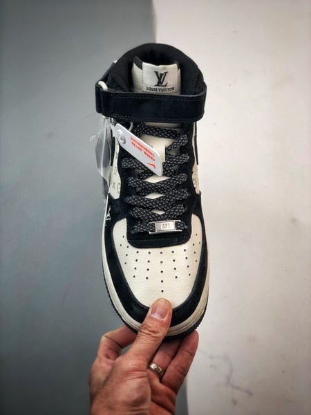 Air Force 1 07 Mid LVBege e Preto - Vista 9