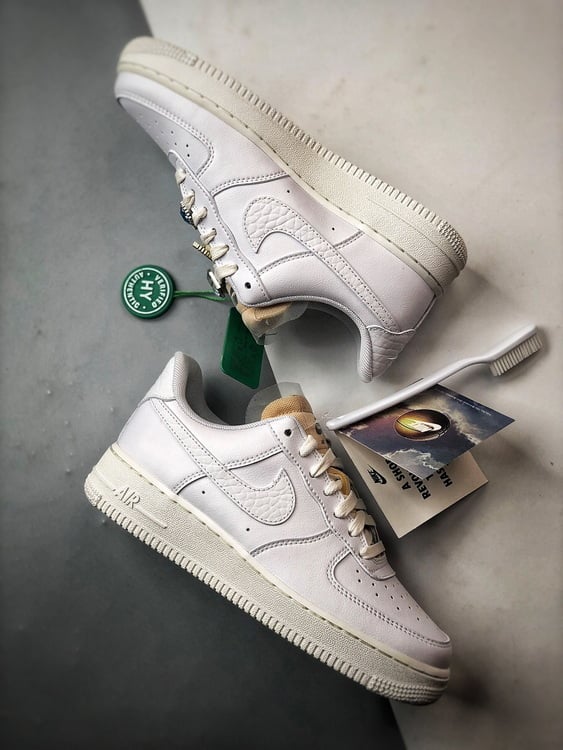 Nike Air Force 1 Low 07 LX White Onyx Bling - Vista 6