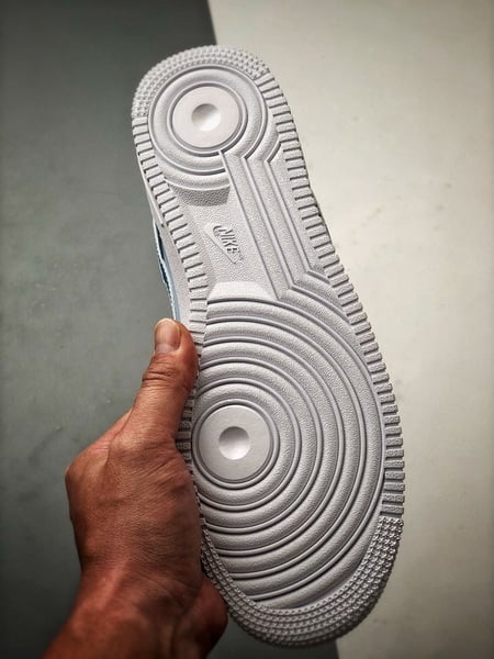 Air Force 1 Low Três Swoosh Gradiente Azul e Branco - Vista 4