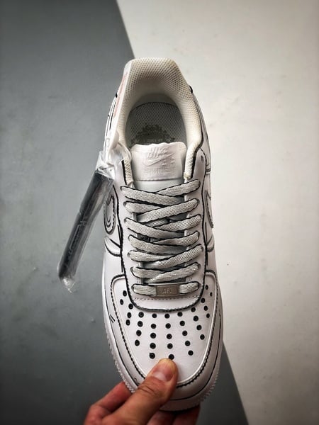 Air Force 1 Low Branco e Preto Estilo Anime - Vista 9