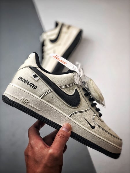 Air Force 1 Low Cinco Listras Cadarços Grossos Marfim e Preto - Vista 7