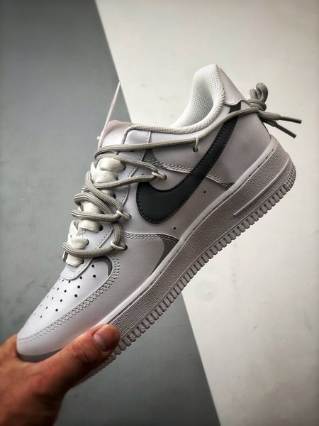 Air Force 1 Low Função Graffiti Branco e Cinza com Cadarços - Vista 5