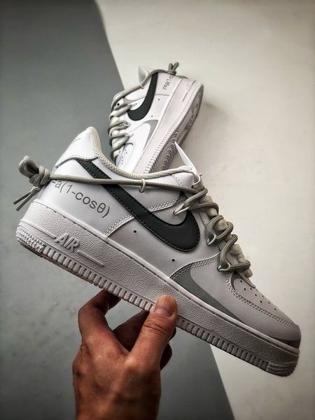 Air Force 1 Low Função Graffiti Branco e Cinza com Cadarços - Vista 7