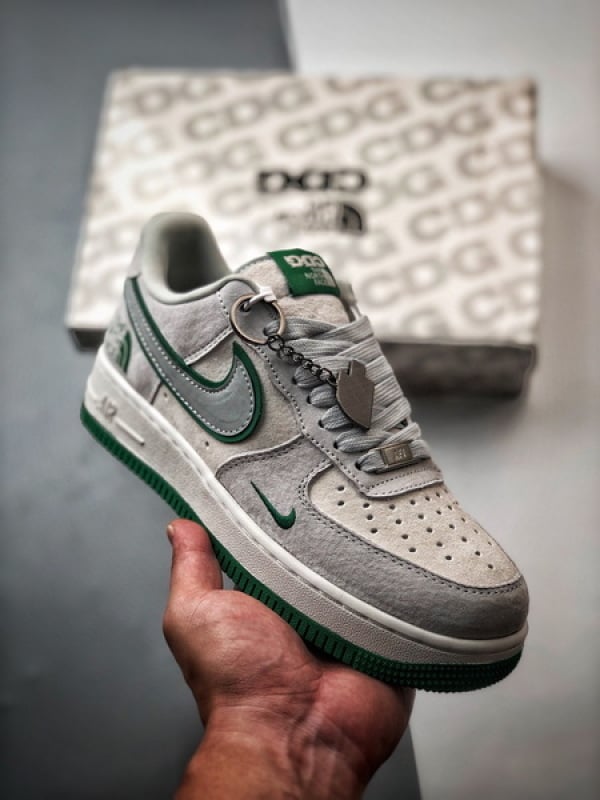 Air Force 1 Low North Face CDG Cinza e Verde - Vista 1