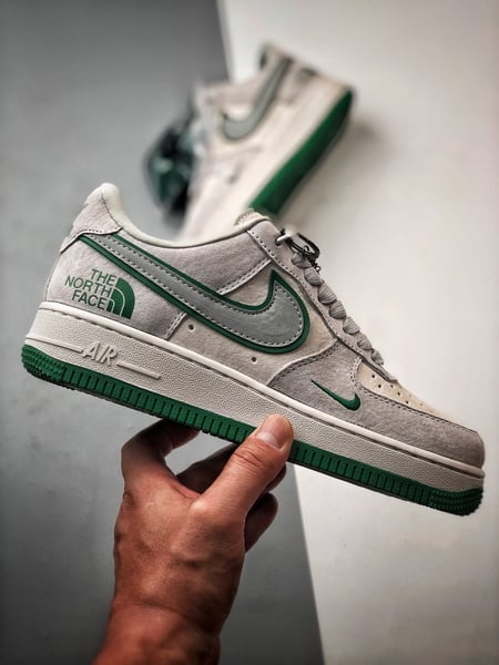 Air Force 1 Low North Face CDG Cinza e Verde - Vista 7