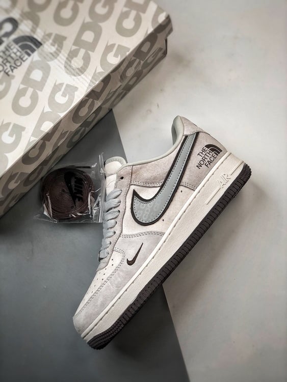 Air Force 1 Low North Face CDG Cinza e Preto - Vista 8