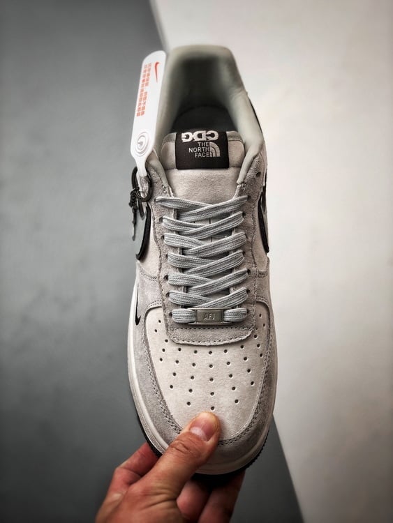 Air Force 1 Low North Face CDG Cinza e Preto - Vista 9