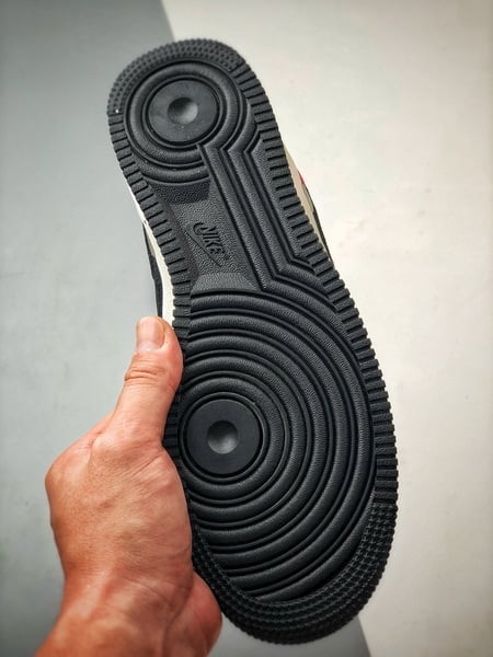 Air Force 1 Low x Carhartt Creme e Preto - Vista 4