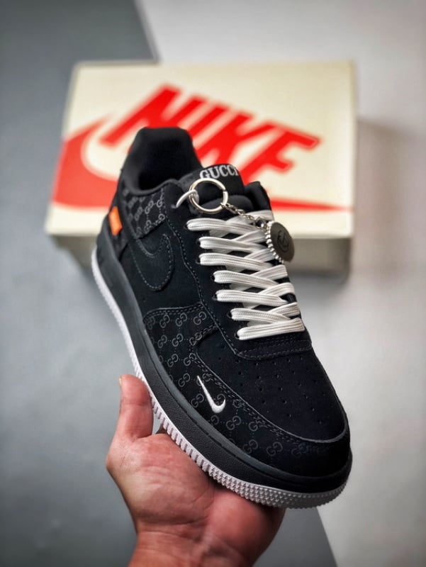 Nike Air Force 1 Low Gucci Camurça Preta - Vista 1
