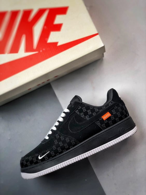 Nike Air Force 1 Low Gucci Camurça Preta - Vista 8