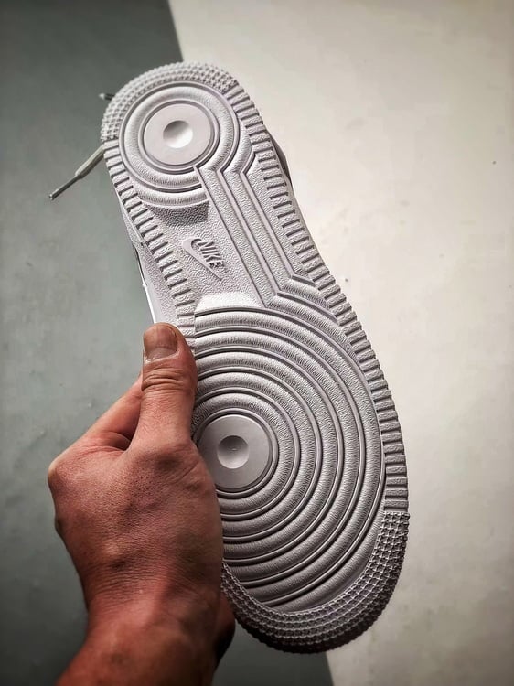 Air Force 1 Low Confissão de Amor Branco e Cinzento Grafíti Tiras - Vista 4