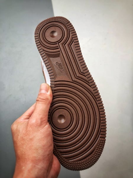 Air Force 1 Low Branco e Marrom - Vista 4