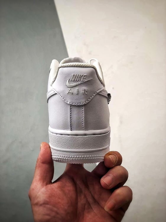 Air Force 1 Low Branco e Preto com Gancho Metálico - Vista 3