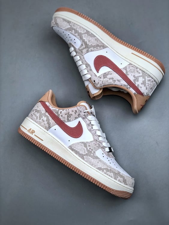 Air Force 1 Low Ano da Cobra Branco e Castanho - Vista 2
