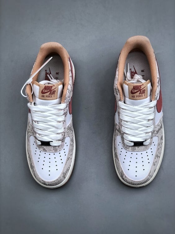 Air Force 1 Low Ano da Cobra Branco e Castanho - Vista 6