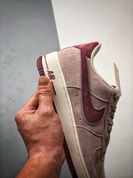 Air Force 1 Low Akira Rosa Camurça - Vista 2