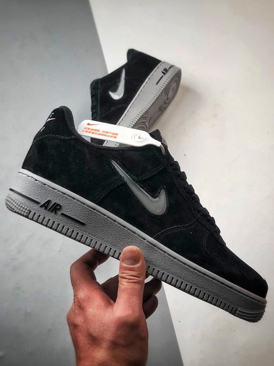 Air Force 1 Low Preto e Cinzento com Mini Gancho - Vista 7
