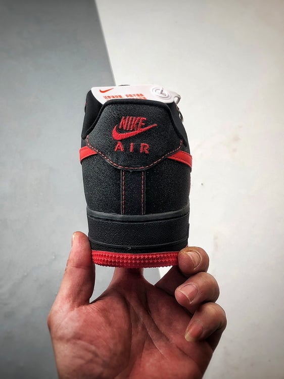 Air Force 1 Low Preto e Vermelho com Brilhantes Estrela - Vista 3