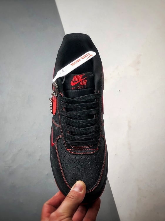 Air Force 1 Low Preto e Vermelho com Brilhantes Estrela - Vista 9