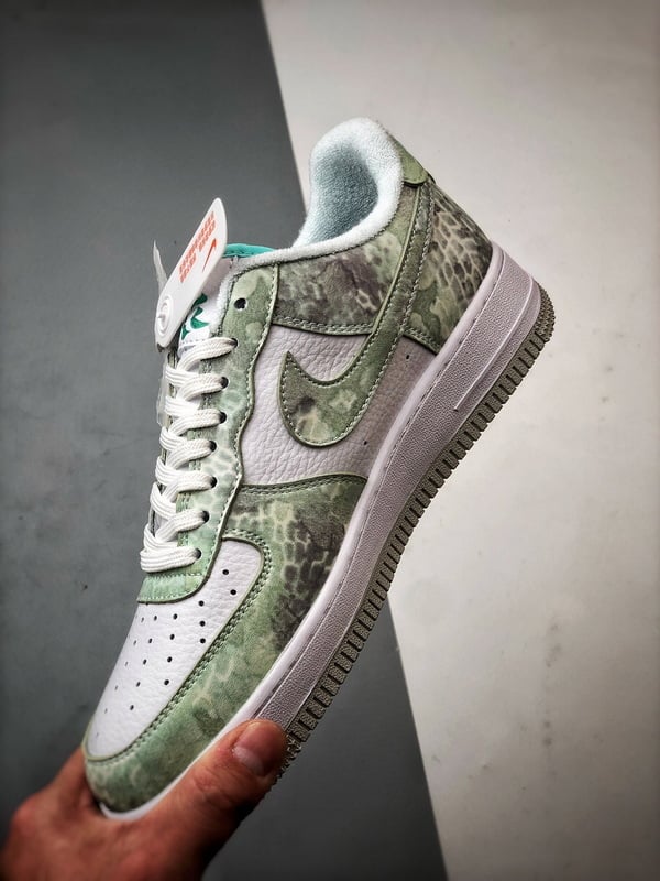 Air Force 1 Low Dragon Year Branco e Ciano - Vista 4