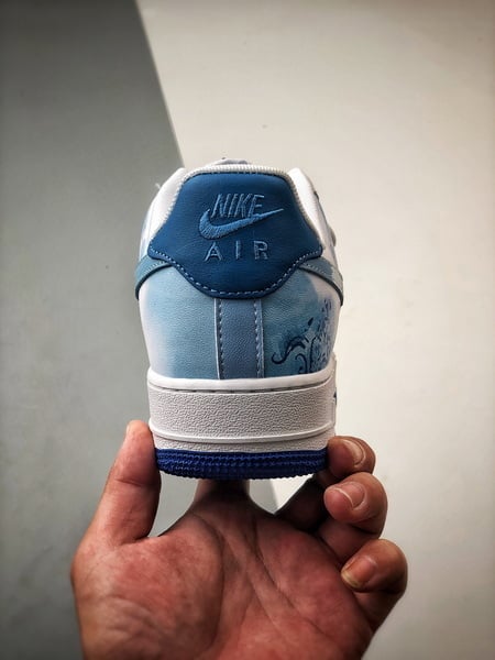 Air Force 1 Low Edição Ano do Dragão Azul e Branco - Vista 3