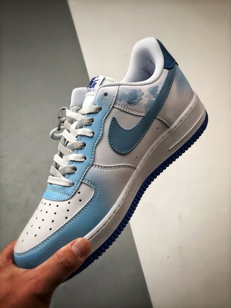 Air Force 1 Low Edição Ano do Dragão Azul e Branco - Vista 5