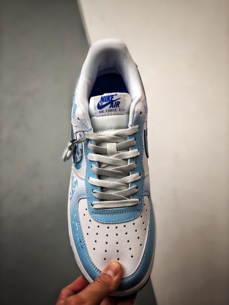 Air Force 1 Low Edição Ano do Dragão Azul e Branco - Vista 9