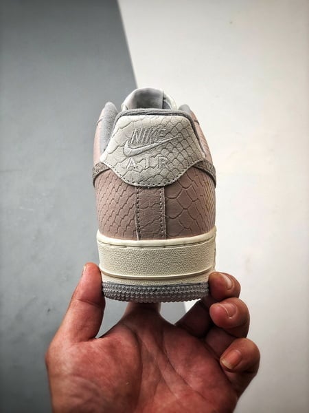 Air Force 1 Low Edição Ano do Dragão - Vista 3