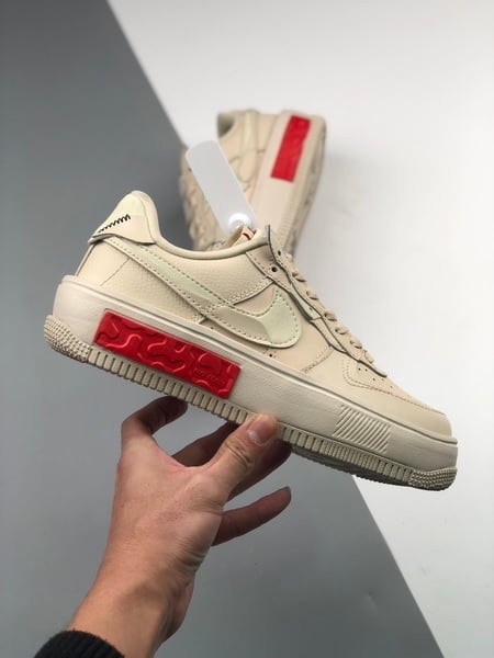 Air Force 1 Low Fontanka Bege e Vermelho - Vista 4