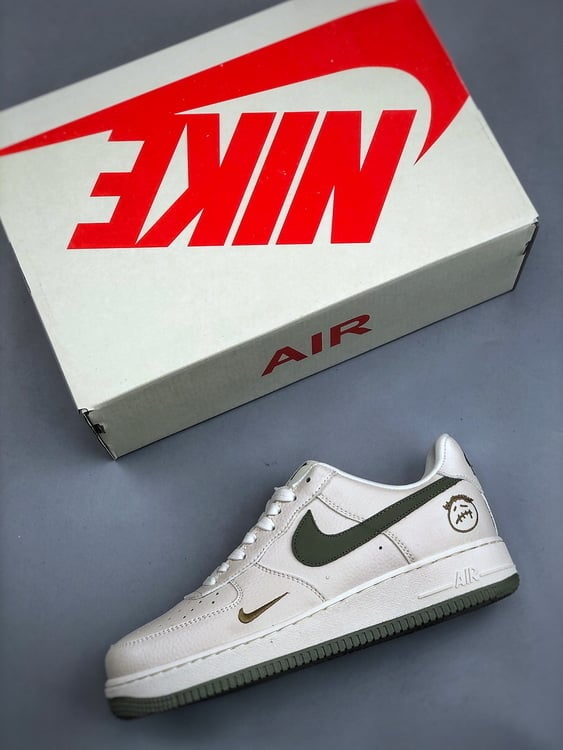 Nike Air Force 1 Low 07 x Travis Scott - Vista 8