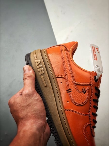 Air Force 1 Low Luxe Laranja e Castanho - Vista 2
