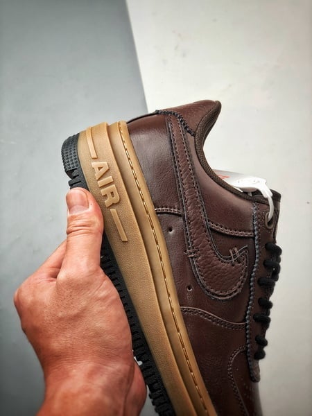 Air Force 1 Low Luxe Preto e Castanho - Vista 2