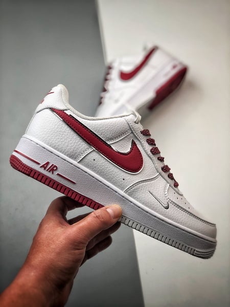 Air Force 1 Low _By You_ Branco e Vermelho Reflexo - Vista 7
