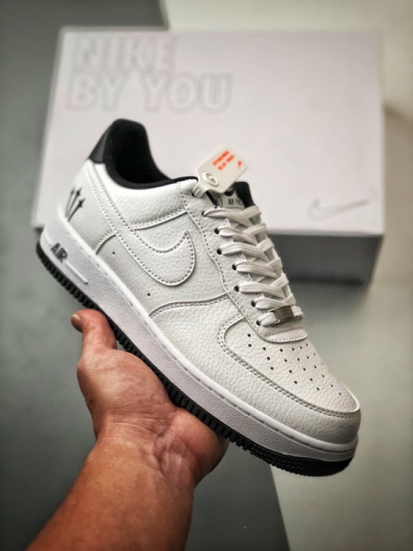 Air Force 1 Low _By You_ Branco e Preto - Vista 1