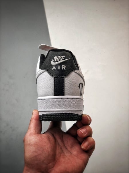 Air Force 1 Low _By You_ Branco e Preto - Vista 3