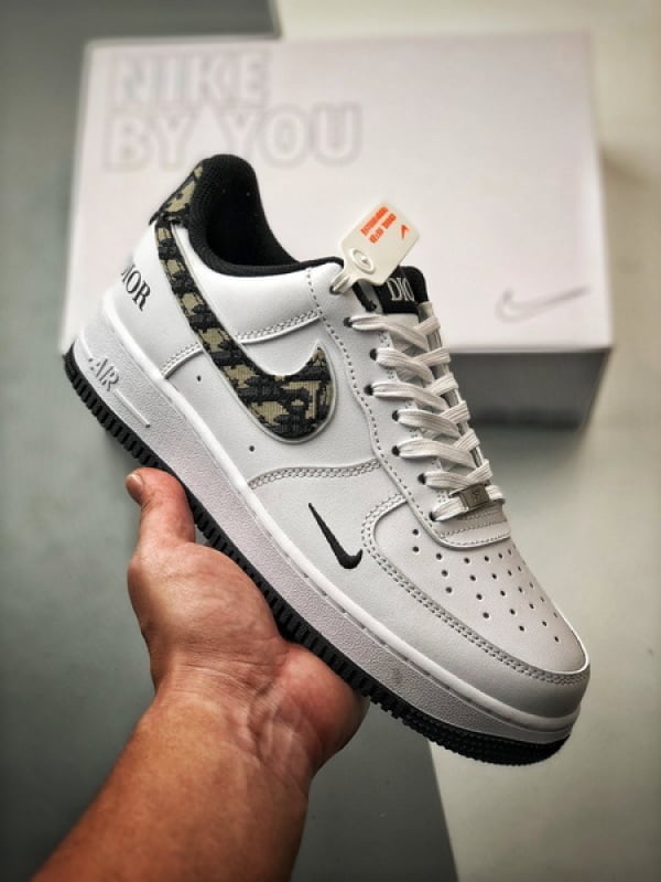 Air Force 1 Low _By You_ Dior Branco e Preto - Vista 1