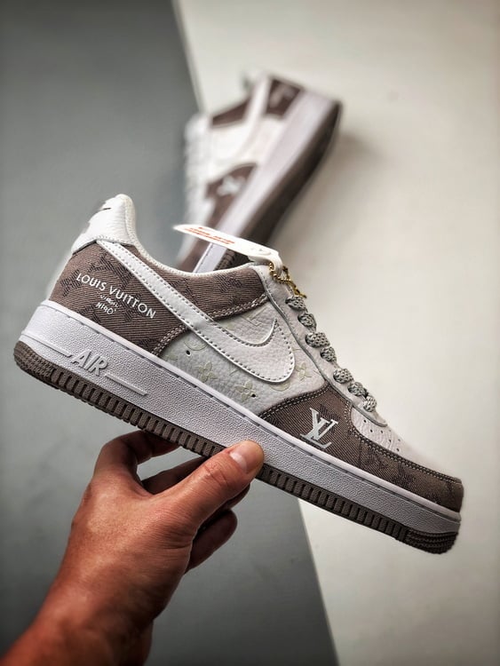 Air Force 1 Low 'By You' LV Branco, Castanho e Denim - Vista 7