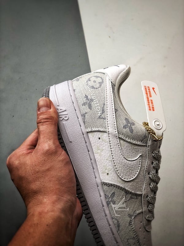Air Force 1 Low 'By You' LV Branco, Cinza e Denim - Vista 2