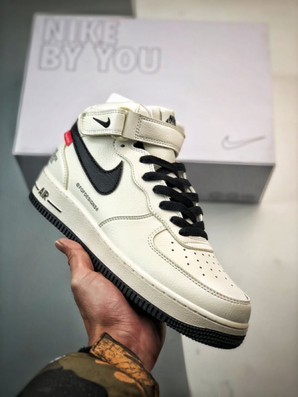 Air Force 1 Mid SupBranco e Preto - Vista 1