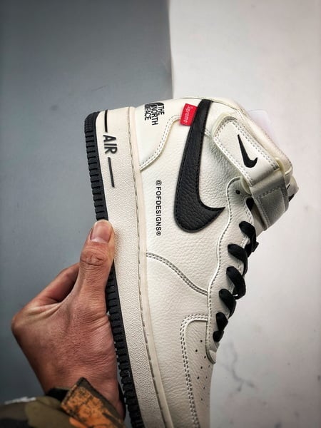 Air Force 1 Mid SupBranco e Preto - Vista 2