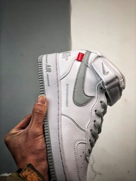 Air Force 1 Mid By You SupBranco e Cinzento - Vista 2