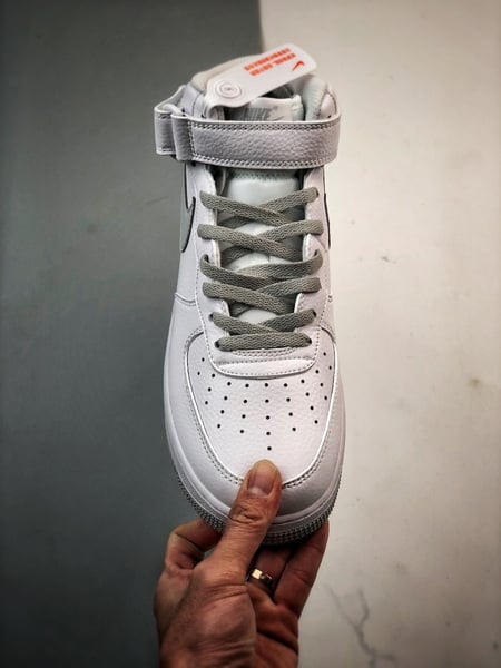 Air Force 1 Mid By You SupBranco e Cinzento - Vista 9