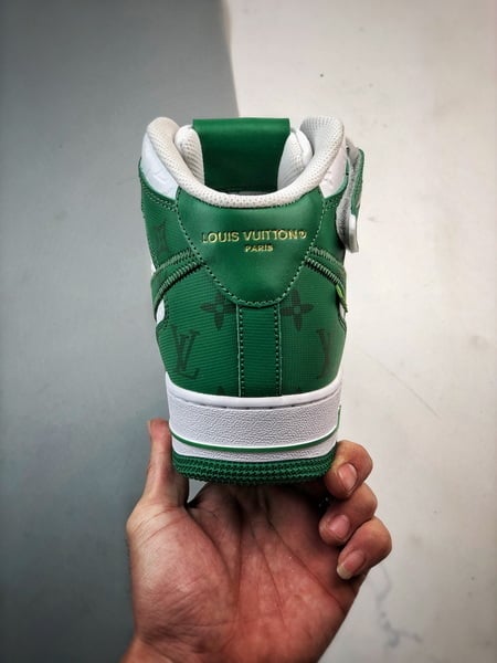 Air Force 1 Mid By You LV Branco e Verde Estampado - Vista 3