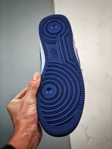 Air Force 1 Mid By You LV Branco e Azul Estampado - Vista 4